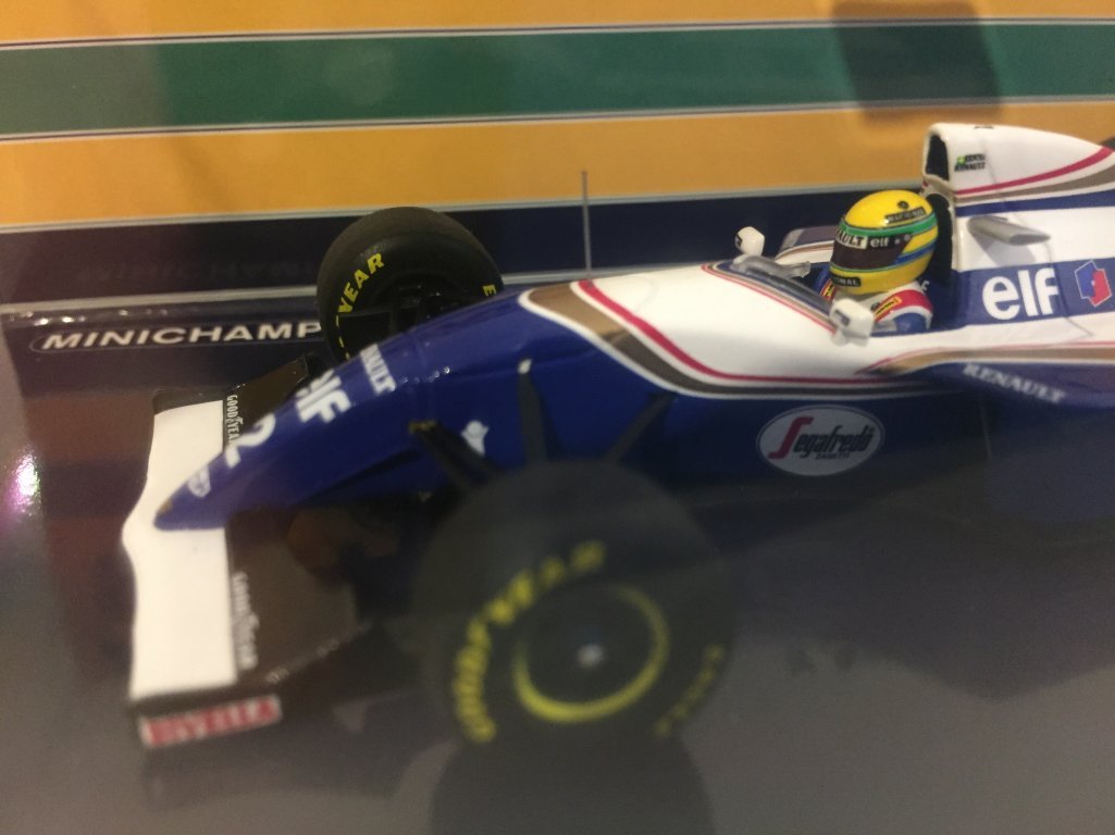 Amazon.com: Minichamps 547940202 